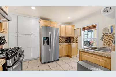 1232 E Elmwood Avenue, Burbank, CA 91501 - Photo 29