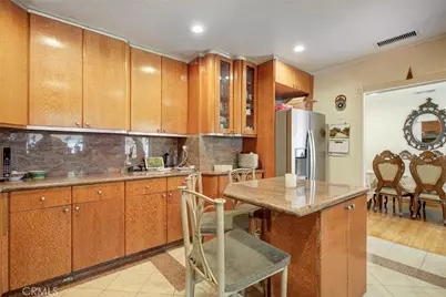 7792 Shadyspring, Burbank, CA 91504 - Photo 27