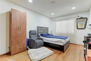 7792 Shadyspring, Burbank, CA 91504 - Photo 15