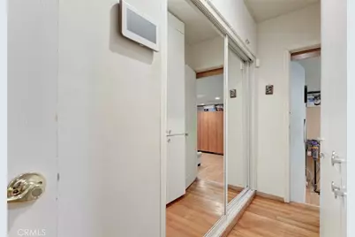 7792 Shadyspring, Burbank, CA 91504 - Photo 19
