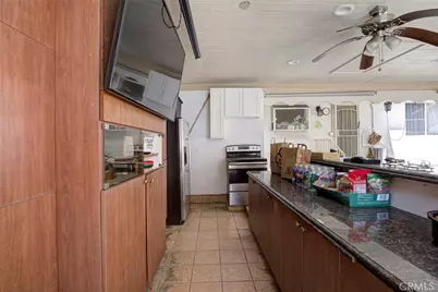 7792 Shadyspring, Burbank, CA 91504 - Photo 31