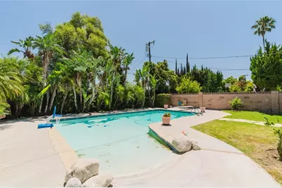 19240 Knapp Street, Northridge, CA 91324 - Photo 39