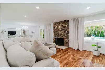 19240 Knapp Street, Northridge, CA 91324 - Photo 7