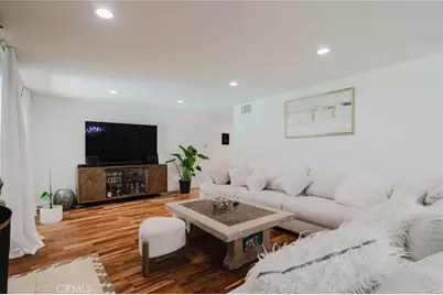 19240 Knapp Street, Northridge, CA 91324 - Photo 9