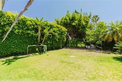 19240 Knapp Street, Northridge, CA 91324 - Photo 43
