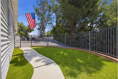 10170 Maude Ave, Sunland, CA 91040 - Photo 43