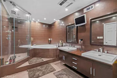7764 Via Capri, Burbank, CA 91504 - Photo 43