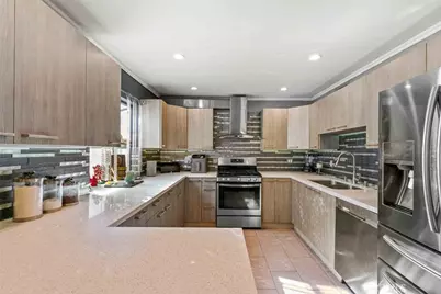7764 Via Capri, Burbank, CA 91504 - Photo 17