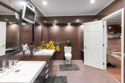 7764 Via Capri, Burbank, CA 91504 - Photo 45