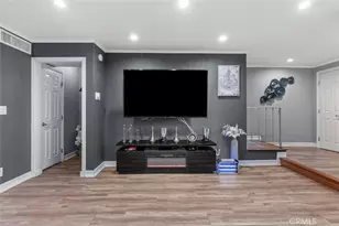 7764 Via Capri, Burbank, CA 91504 - Photo 11