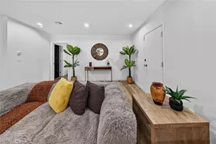 20001 Hiawatha St, Chatsworth, CA 91311 - Photo 47
