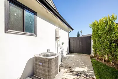 8352 Capps, Northridge, CA 91324 - Photo 43