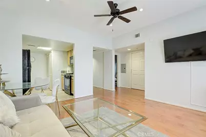 11124 Burbank Boulevard #101, North Hollywood, CA 91601 - Photo 21
