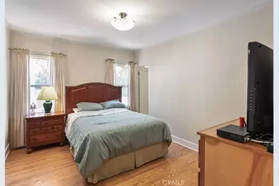 945 Rosemount, Glendale, CA 91207 - Photo 23