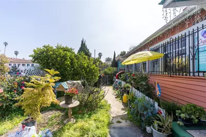 4452 Rosewood Avenue, Los Angeles, CA 90004 - Photo 15