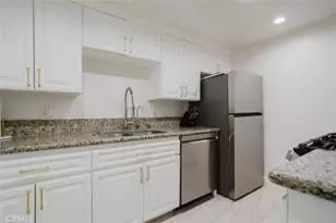 251 W Dryden St, Glendale, CA 91202 - Photo 17