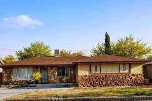 1017 W Ave H 8, Lancaster, CA 93534 - Photo 1