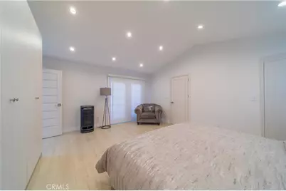 902 E Walnut Avenue, Burbank, CA 91501 - Photo 9
