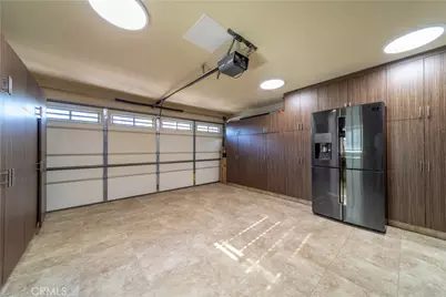 902 E Walnut Avenue, Burbank, CA 91501 - Photo 17