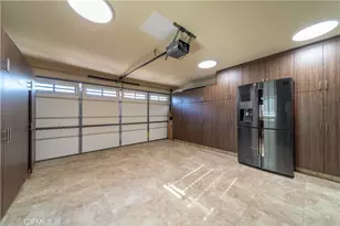 902 E Walnut Ave, Burbank, CA 91501 - Photo 17