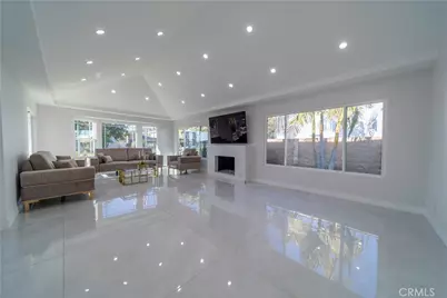 902 E Walnut Avenue, Burbank, CA 91501 - Photo 3