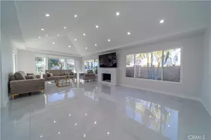 902 E Walnut Ave, Burbank, CA 91501 - Photo 3