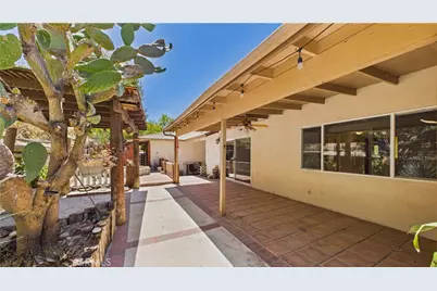 11246 Denivelle Place, Tujunga, CA 91042 - Photo 9