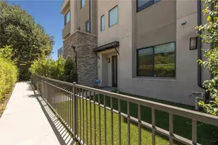 13107 W Lumina Way, Los Angeles, CA 91401 - Photo 5