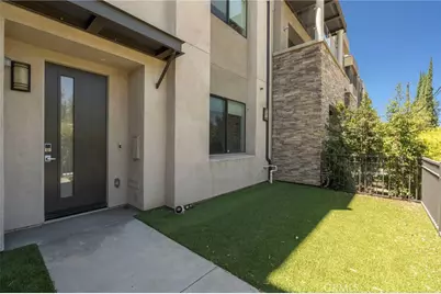 13107 W Lumina Way, Los Angeles, CA 91401 - Photo 3