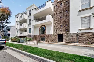12407 Moorpark St, Studio City, CA 91604 - Photo 3
