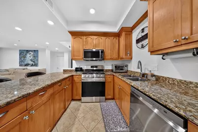 12407 Moorpark Street #104, Studio City, CA 91604 - Photo 7