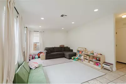 30459 Jasmine Valley Drive, Canyon Country, CA 91387 - Photo 15