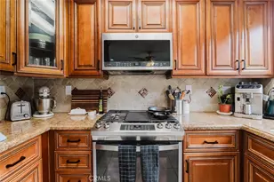 30459 Jasmine Valley Dr, Canyon Country, CA 91387 - Photo 19