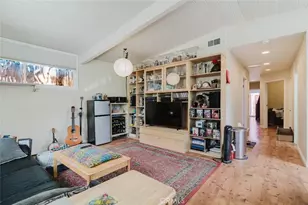 10616 Vanora Dr, Sunland, CA 91040 - Photo 5