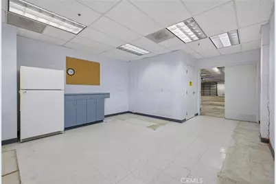 700 W Wilson Avenue, Glendale, CA 91203 - Photo 21