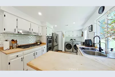 11014 Tinker Ave, Tujunga, CA 91042 - Photo 13
