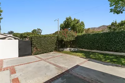 536 Hampton Road, Burbank, CA 91504 - Photo 39