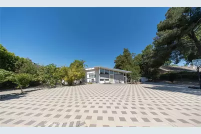 16594 Knollwood Drive, Granada Hills, CA 91344 - Photo 33