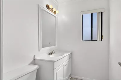 722 E Orange Grove Avenue #D, Burbank, CA 91501 - Photo 17