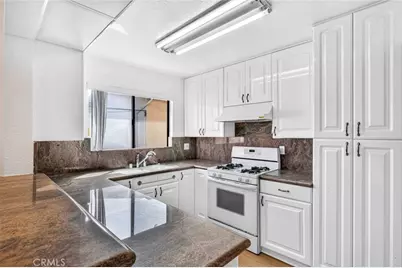 722 E Orange Grove Avenue #D, Burbank, CA 91501 - Photo 11