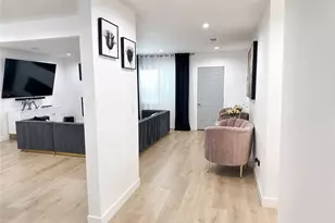 7810 Vanalden, Reseda, CA 91335 - Photo 17