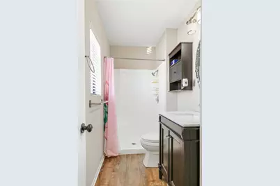 14715 Saticoy Street #14, Van Nuys, CA 91405 - Photo 25
