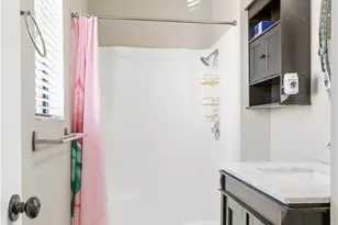 14715 Saticoy St, Van Nuys, CA 91405 - Photo 25