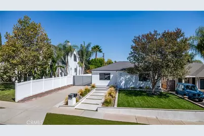 828 E Fairmount Road, Burbank, CA 91501 - Photo 1