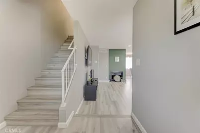 7759 Via Capri, Burbank, CA 91504 - Photo 23