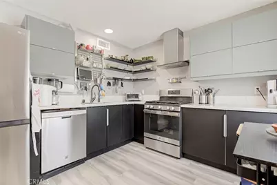7759 Via Capri, Burbank, CA 91504 - Photo 15