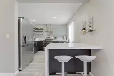 7759 Via Capri, Burbank, CA 91504 - Photo 13