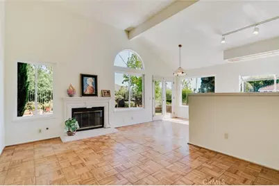 1005 Shoal Creek Court, Simi Valley, CA 93065 - Photo 9