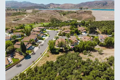 1005 Shoal Creek Court, Simi Valley, CA 93065 - Photo 43