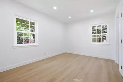 11215 Lull, Los Angeles, CA 91352 - Photo 21